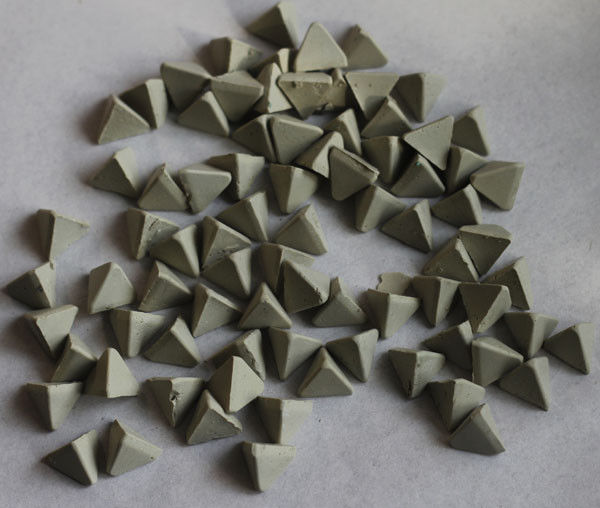Triangle shape Ceramic polishing media , good deburring performance finishing abrasives